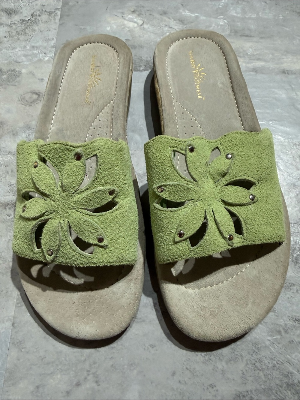 SunBay Footwear Green Suede Flowed  Cutout Slide Sandals - Size 9W Comfort shoe